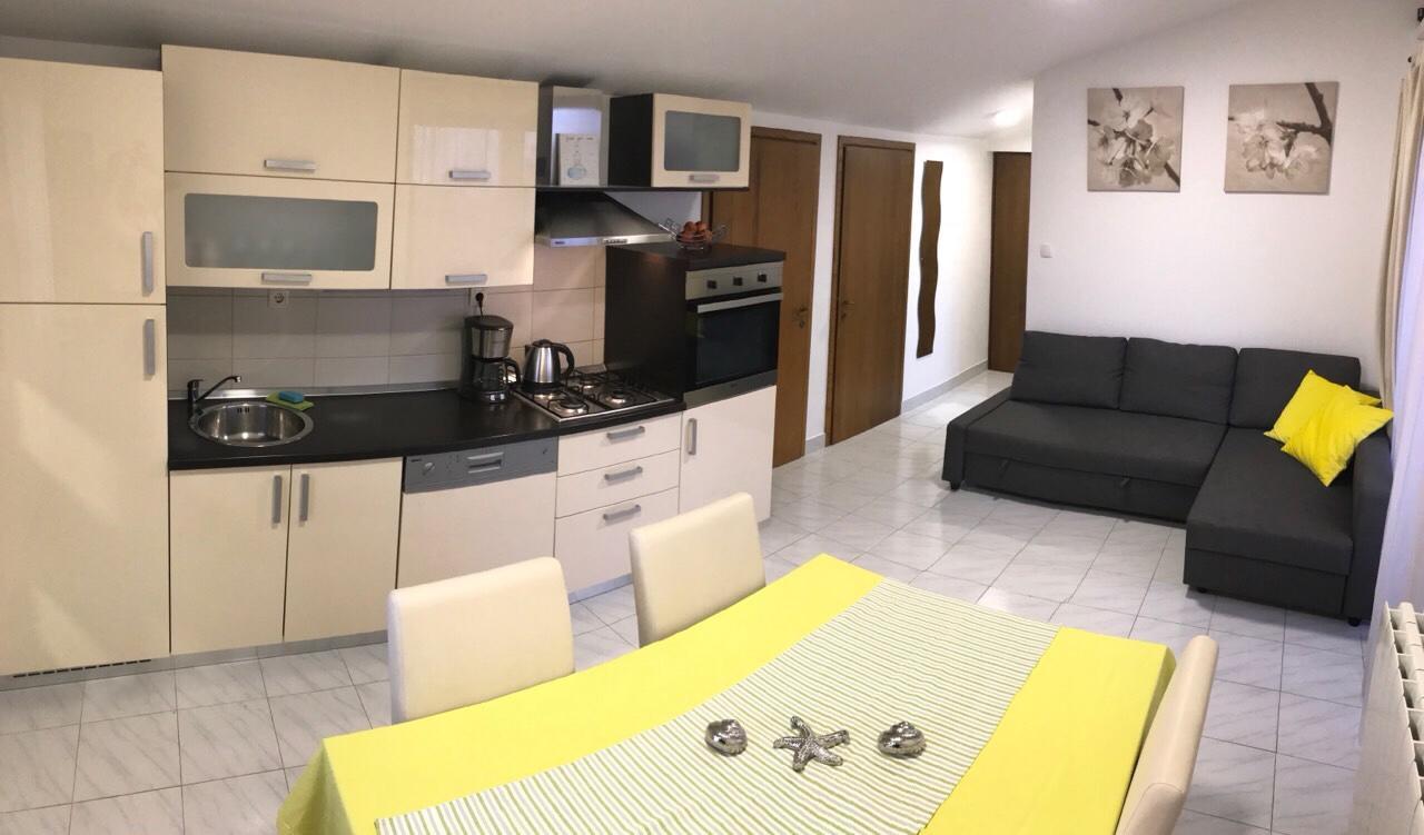 Apartmani Zuzic Krk Town Exterior photo